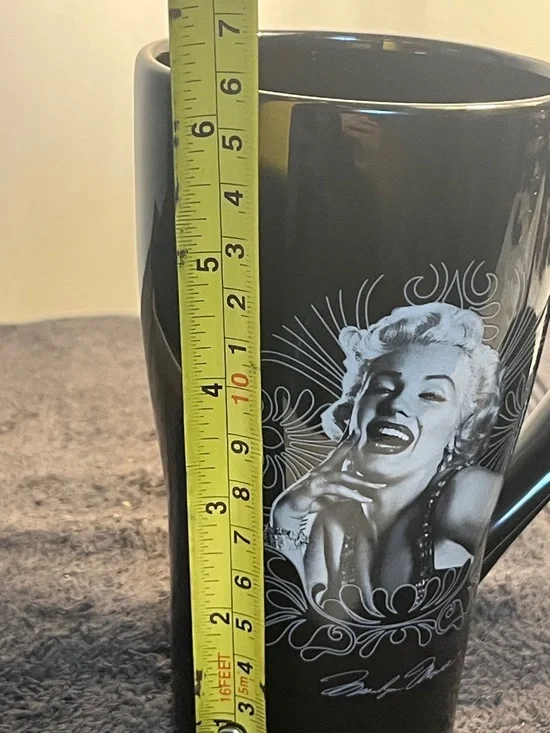 Marilyn Monroe Black Ceramic Portrait Mug 6" height new - Picture 5 of 5